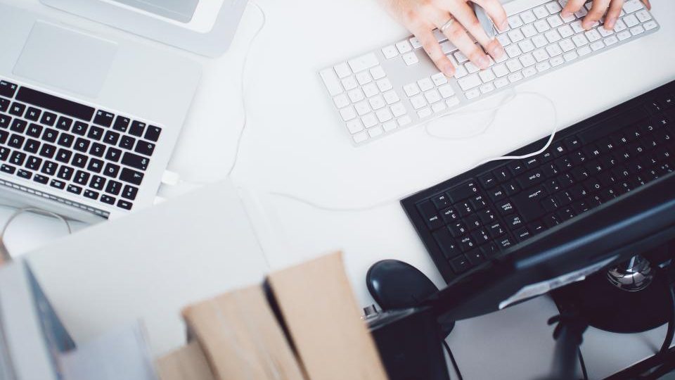 Guide: Google Workspace vs Free Gmail for Business: Why the @yourcompany.com Address Wins