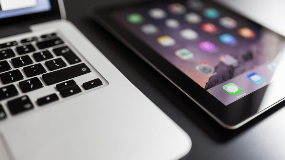 Guide: Website Revision Rounds: How to Get What You Want Without Endless Loops